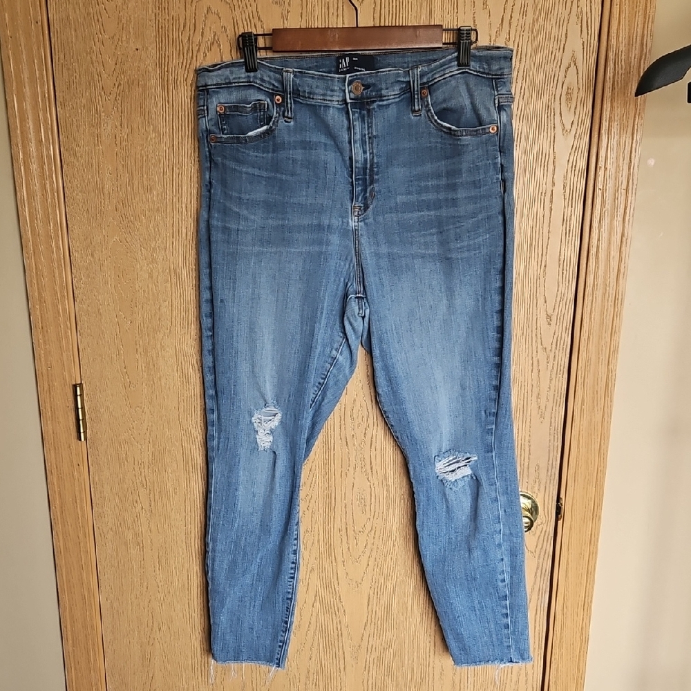 Gap Stylish Blue Distressed Cropped Jeans